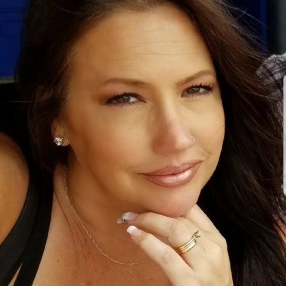 Meet your Posher, Dee